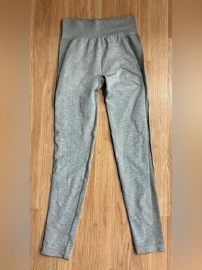 EUC Women’s Gymshark Flex High-Waisted Seamless Leggings - Heather Gray - M